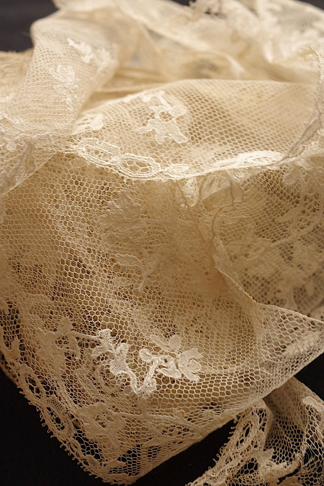 アンティークレース2種/dentelle ancienne/antique lace .FR a l'epoque