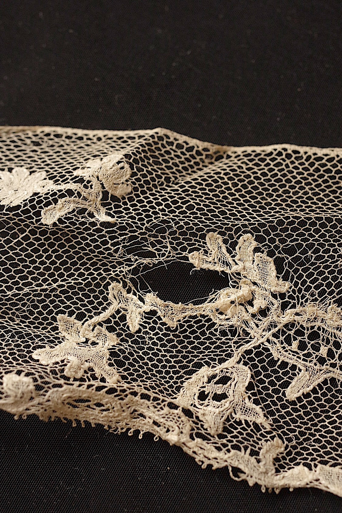 アンティークレース2種/dentelle ancienne/antique lace .FR a l'epoque