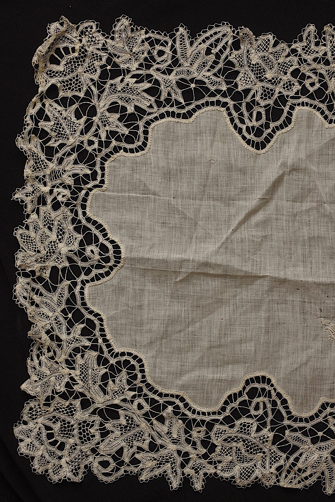 アンティークレースハンカチlot/dentelle ancienne/antique lace .FR a l'epoque