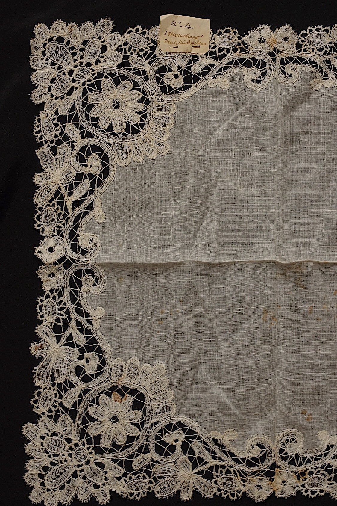 アンティークレースハンカチlot/dentelle ancienne/antique lace .FR a l'epoque