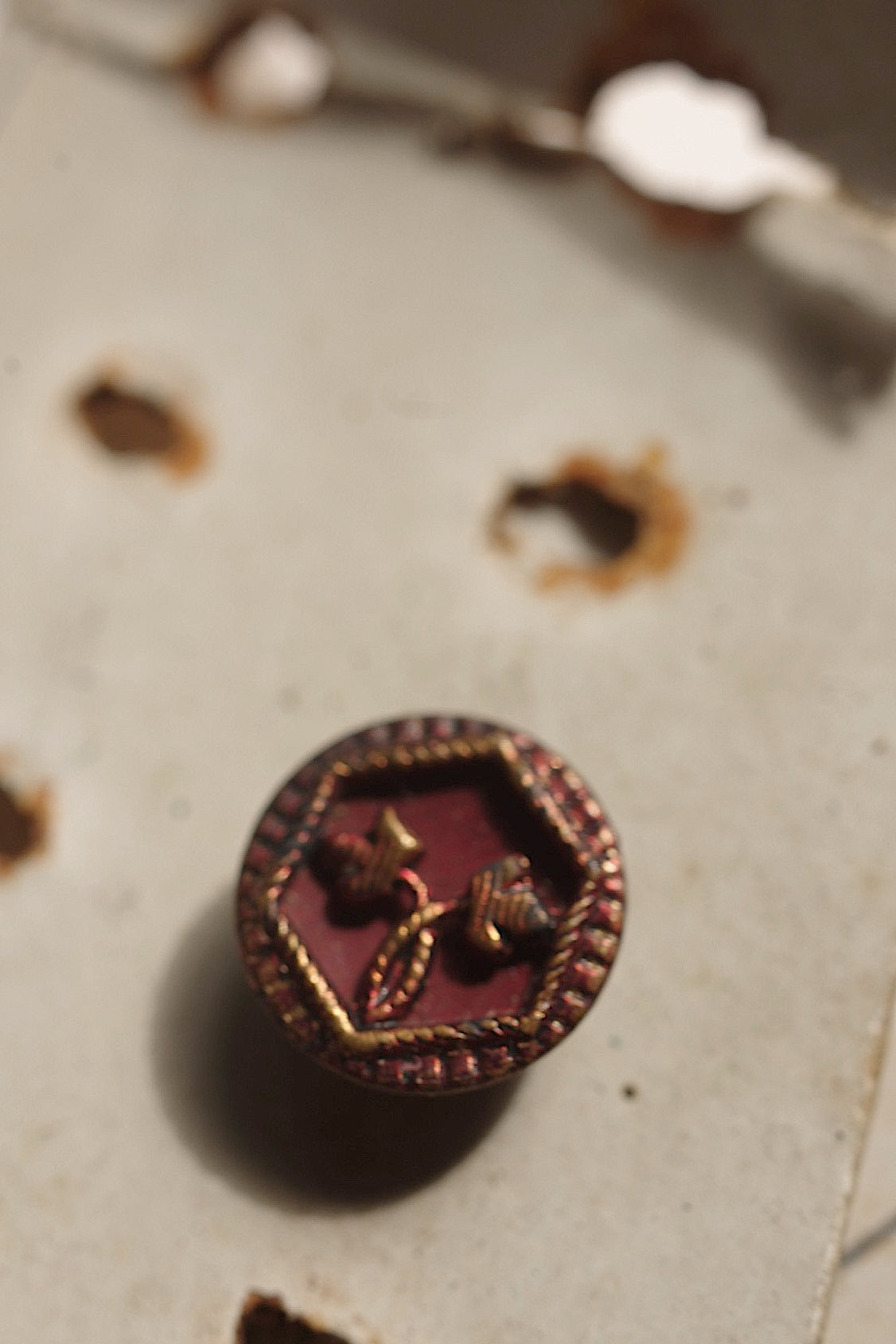 アンティークボタン4/bouton ancien/antique button .FR a l'epoque