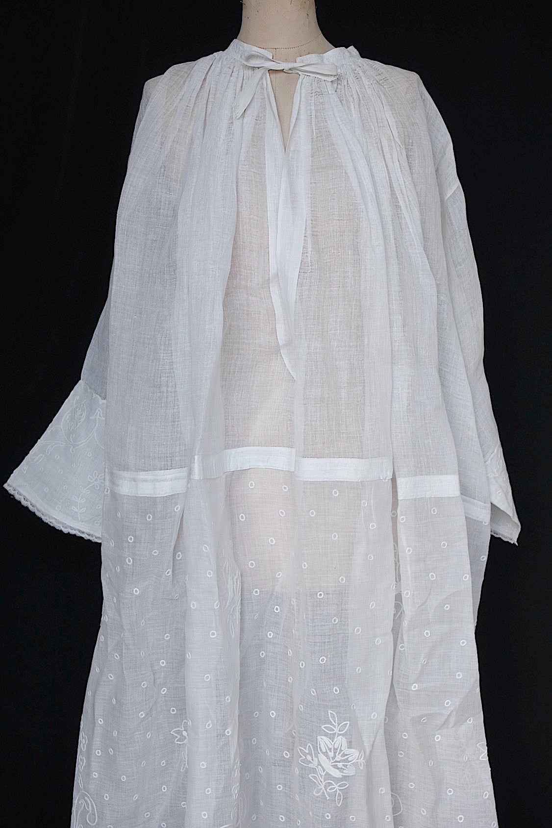 アンティーク教会チュニック3/aube antique/church tunic .FR a l'epoque