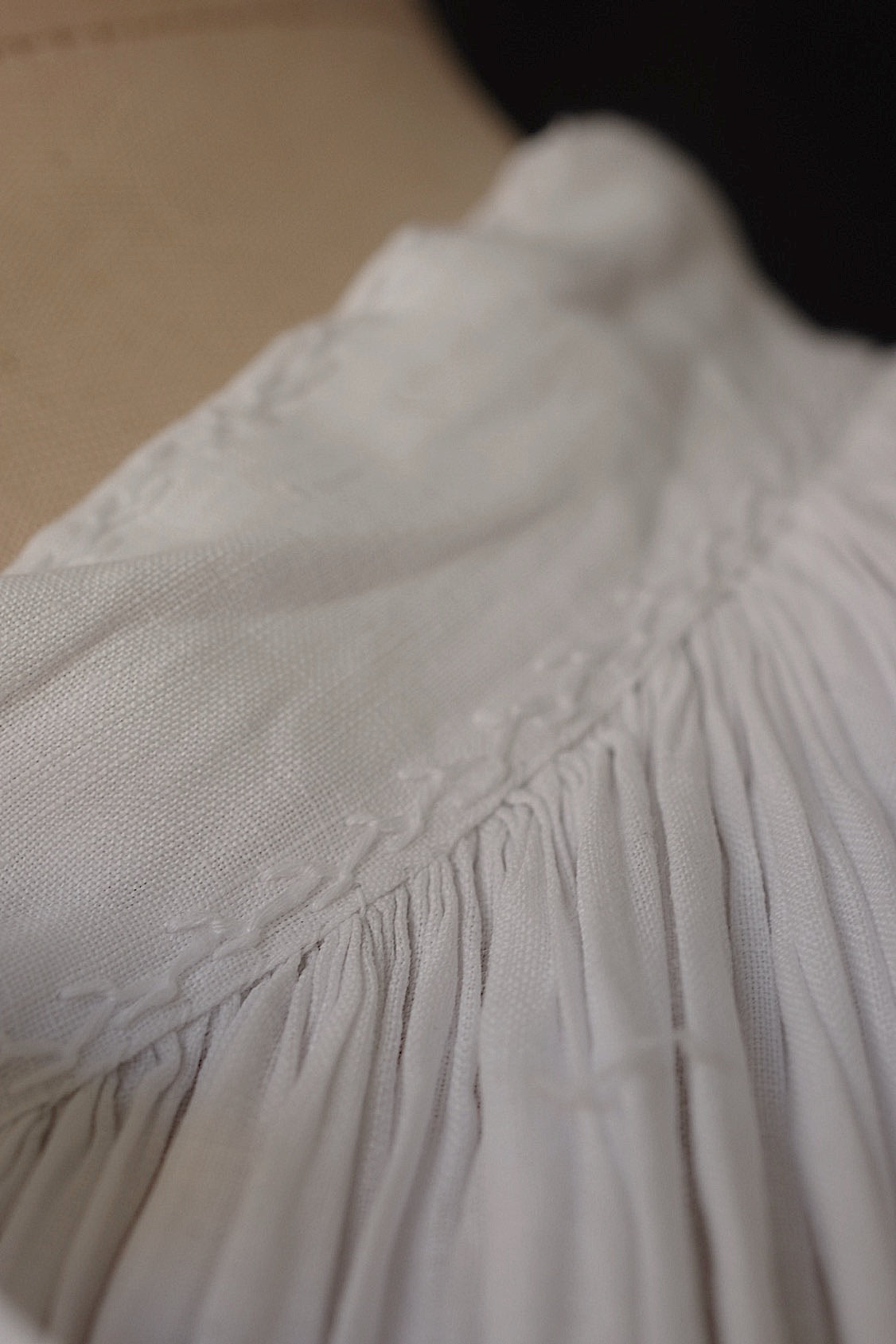 アンティーク教会チュニック7/aube antique/church tunic .FR a l'epoque