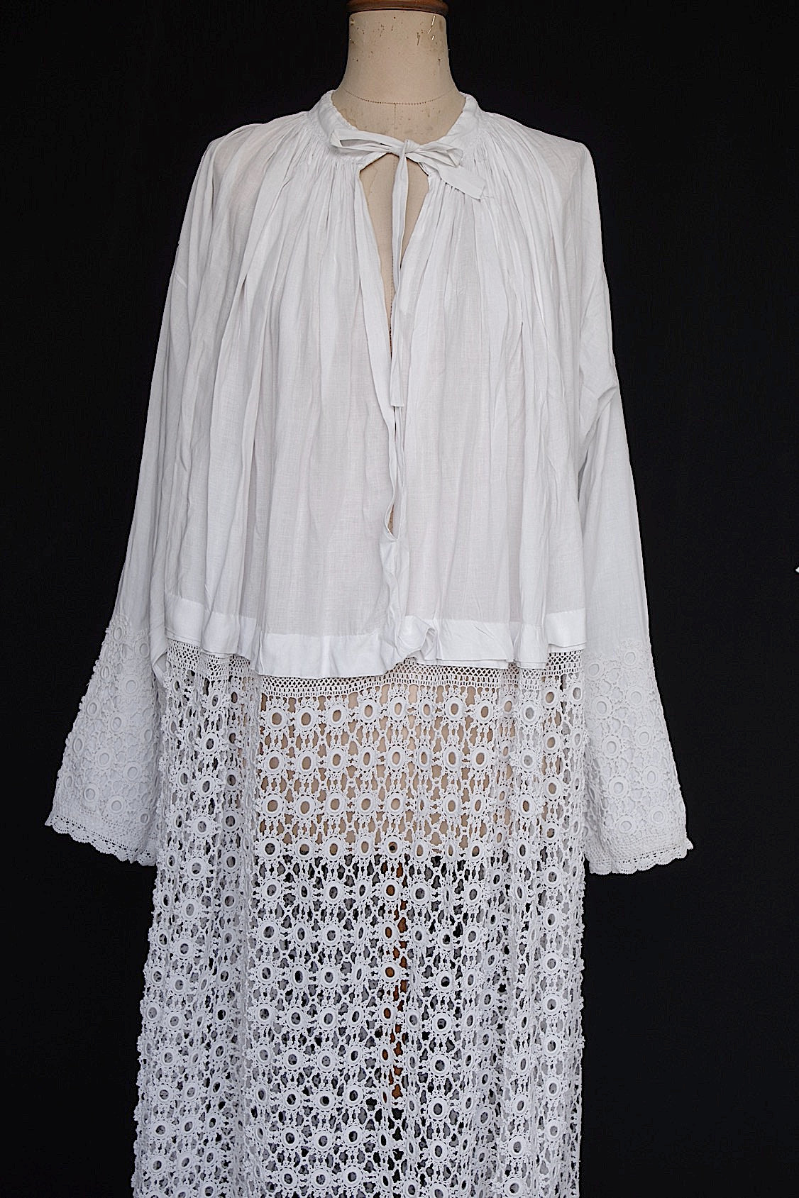 アンティーク教会チュニック7/aube antique/church tunic .FR a l'epoque