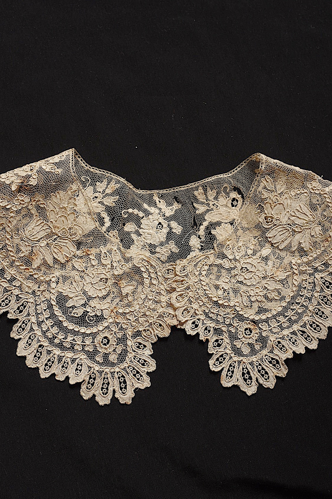 アンティークレースアランソン襟/dentelle ancienne/antique lace .FR a l'epoque