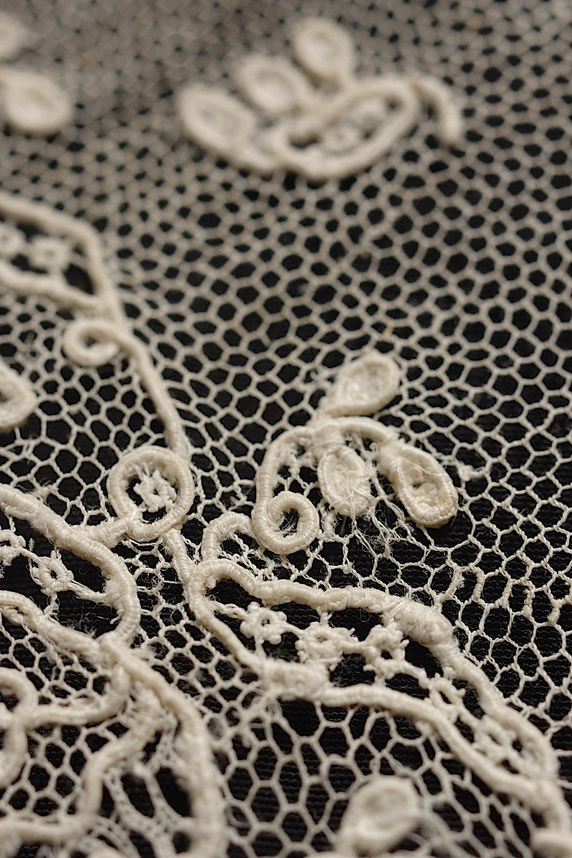 アンティークレースアランソン/dentelle ancienne/antique lace .FR a l'epoque