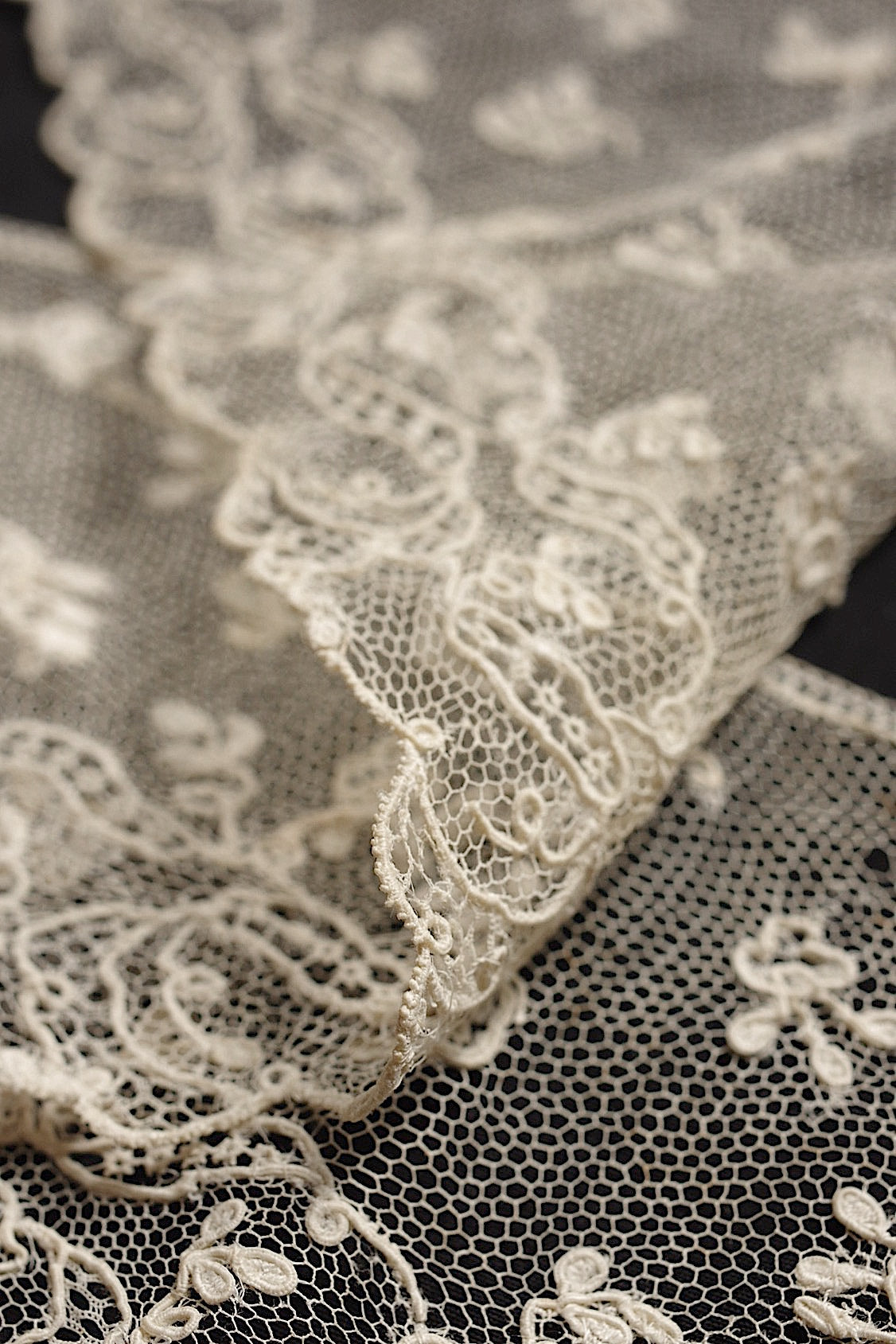 アンティークレースアランソン/dentelle ancienne/antique lace .FR a l'epoque
