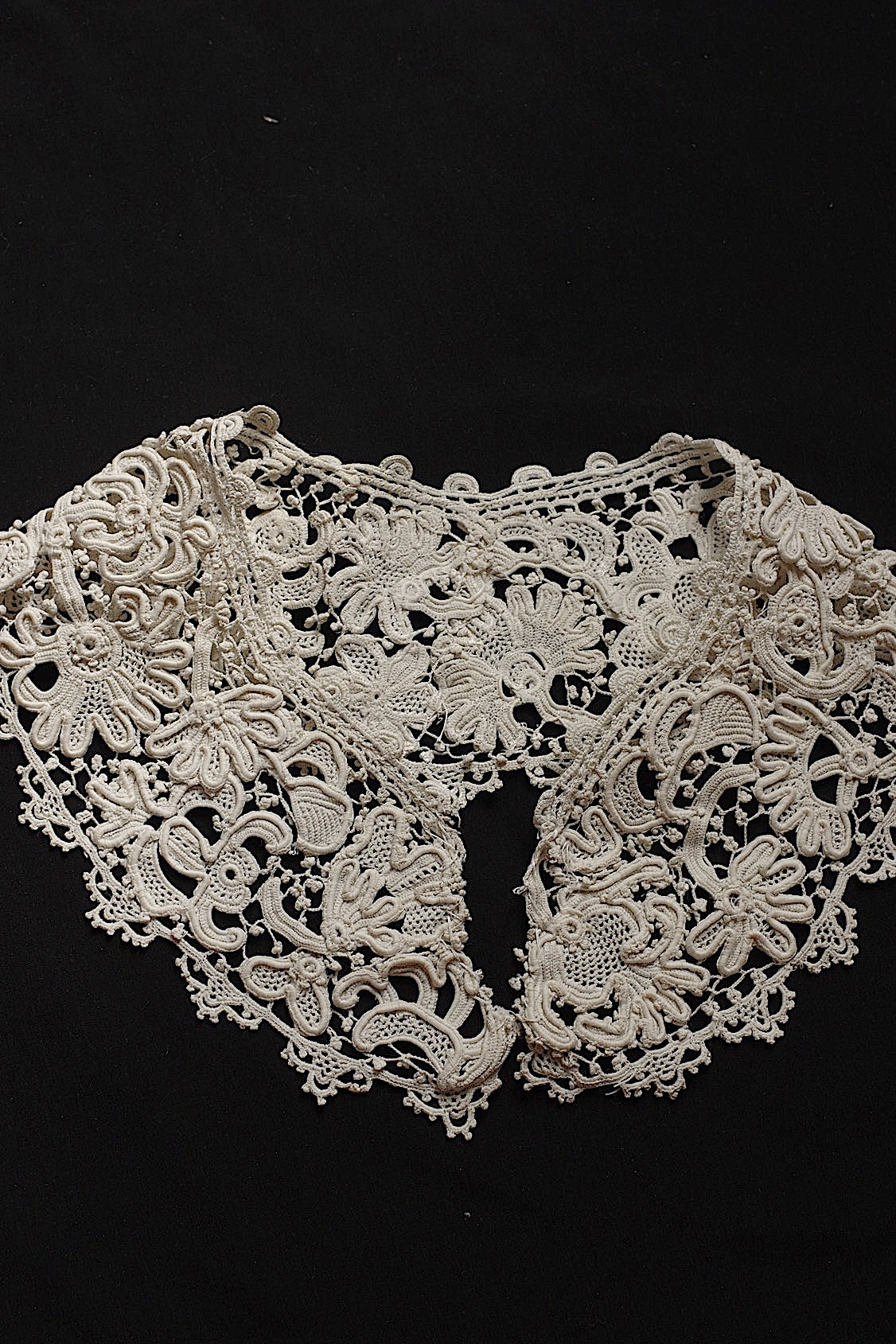 アンティークレースヴィニーズ/dentelle ancienne/antique lace .FR a l'epoque
