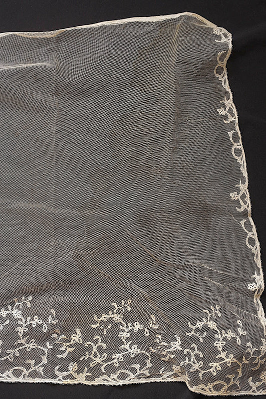 アンティークレースベール/dentelle ancienne/antique lace .FR a l'epoque