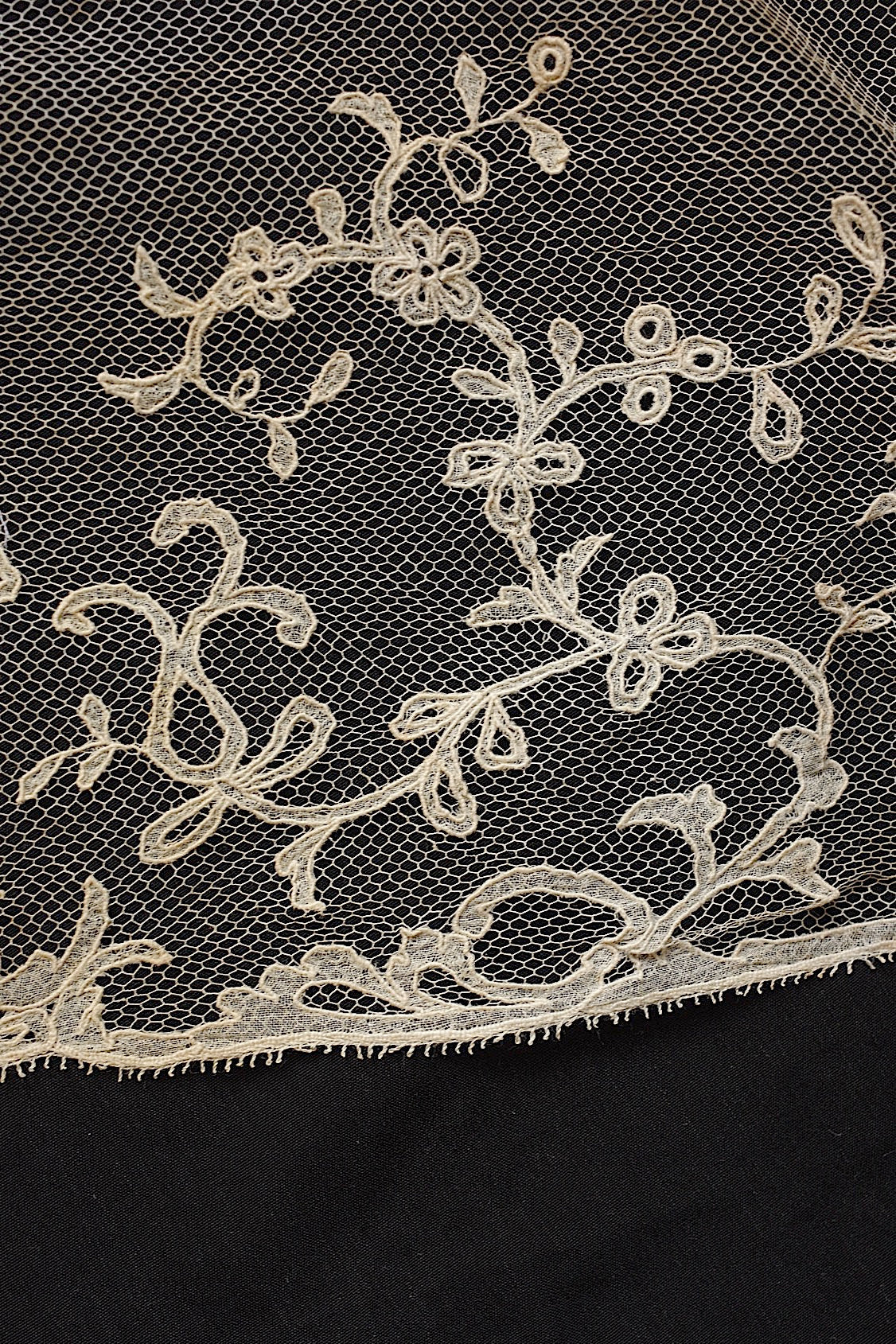 アンティークレースベール/dentelle ancienne/antique lace .FR a l'epoque