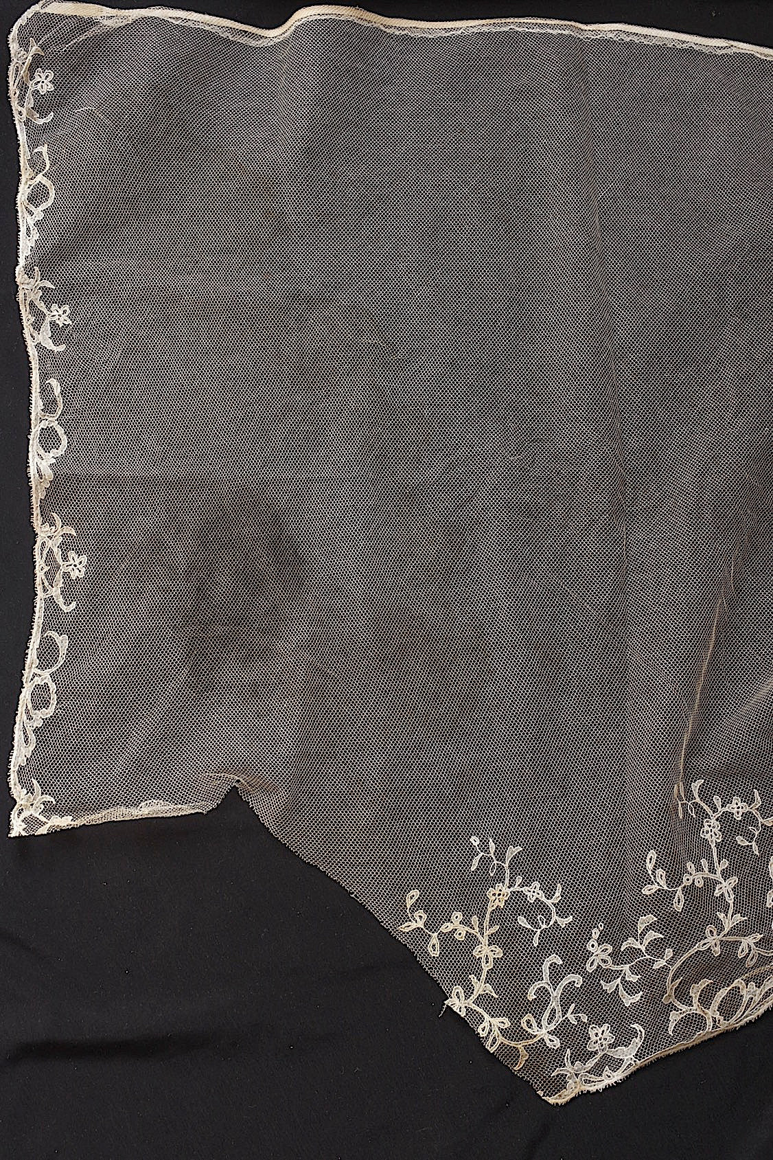 アンティークレースベール/dentelle ancienne/antique lace .FR a l'epoque