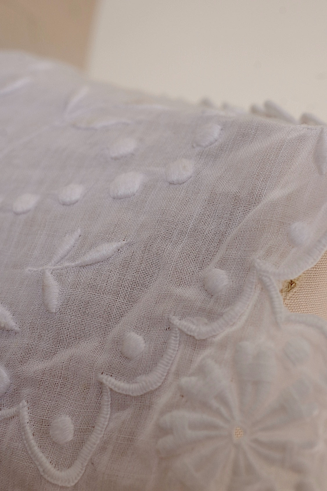 アンティークレース刺繍プラストロン/dentelle ancienne/antique lace .FR a l'epoque