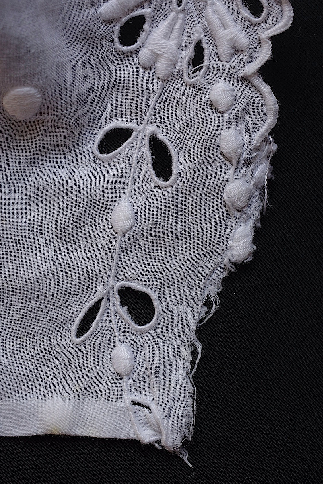 アンティークレース刺繍プラストロン/dentelle ancienne/antique lace .FR a l'epoque