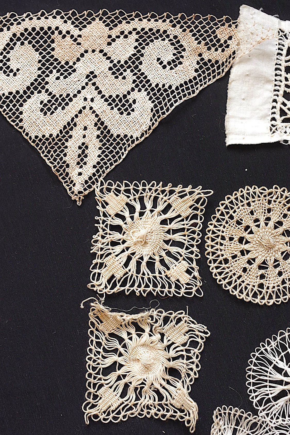 アンティークレースモチーフ2/dentelle ancienne/antique lace .FR a l'epoque