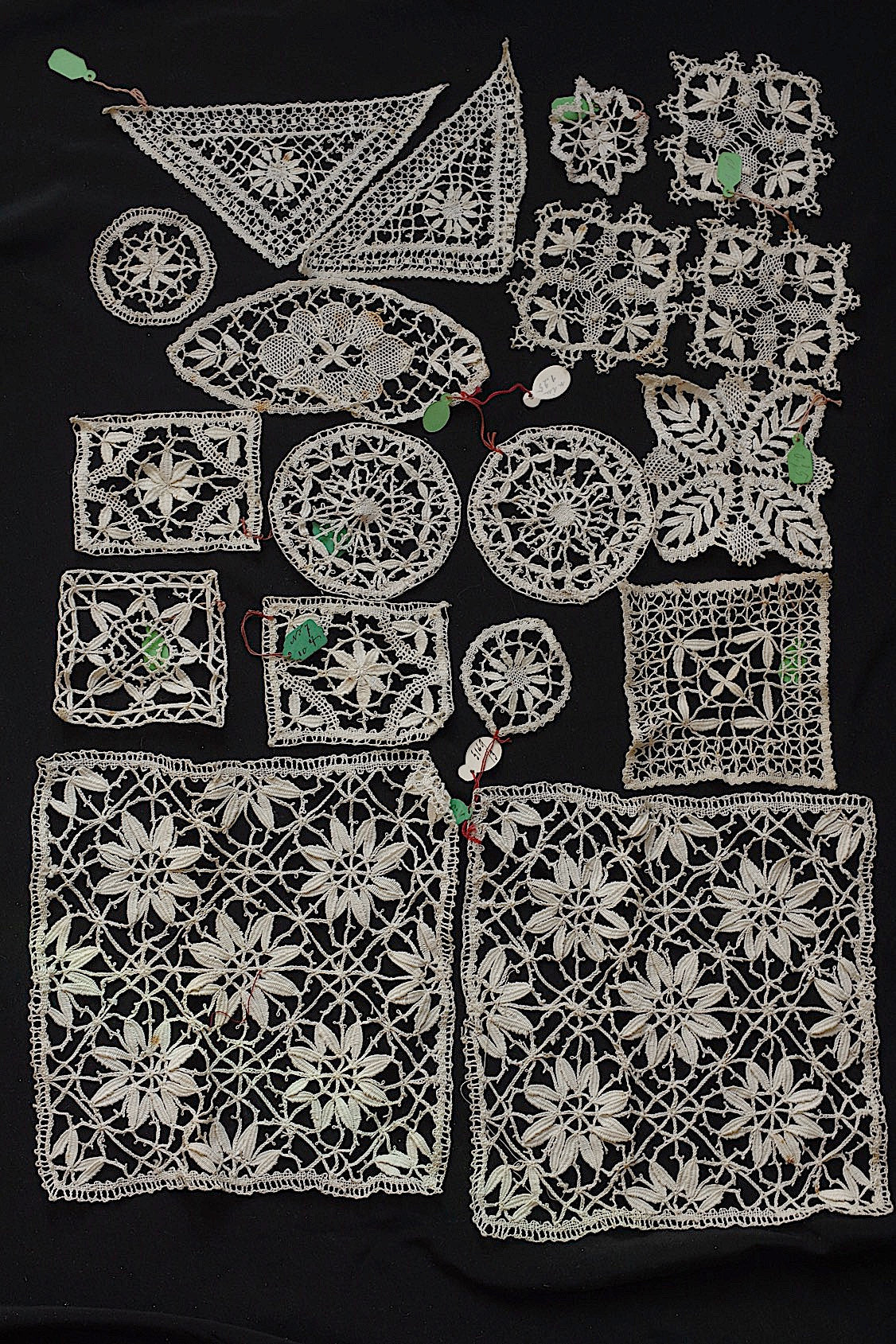 アンティークレースモチーフ3/dentelle ancienne/antique lace .FR a l'epoque