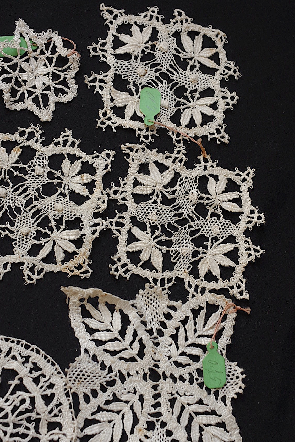 アンティークレースモチーフ3/dentelle ancienne/antique lace .FR a l'epoque