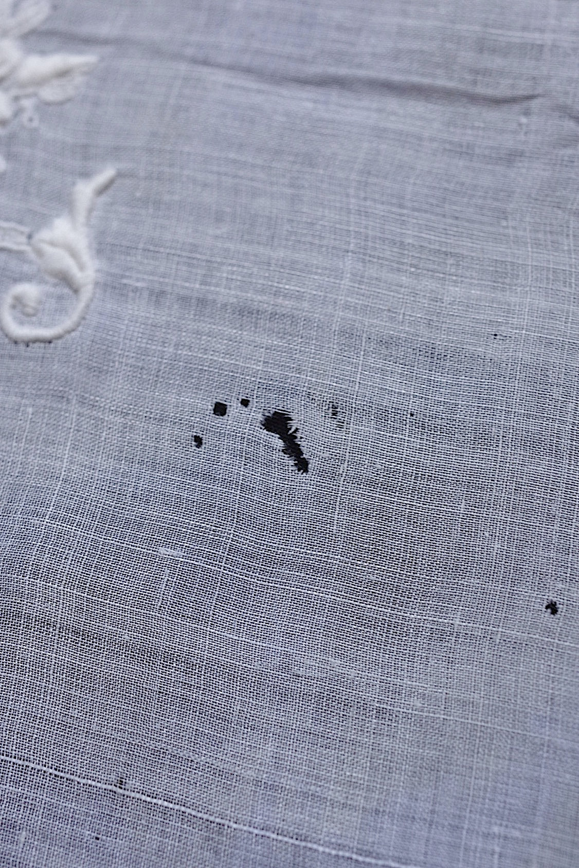 アンティーク刺繍ハンカチ1/dentelle ancienne /antique .FR a l'epoque