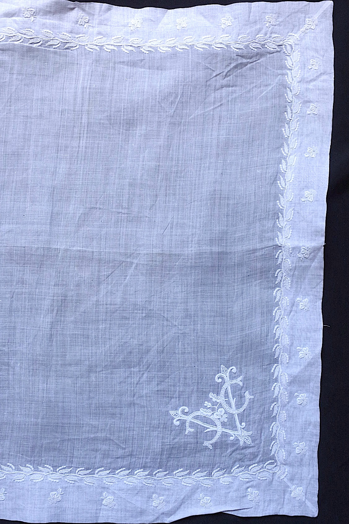 アンティーク刺繍ハンカチ1/dentelle ancienne /antique .FR a l'epoque