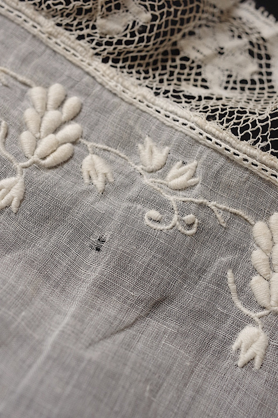 アンティーク刺繍ハンカチ2/dentelle ancienne /antique .FR a l'epoque