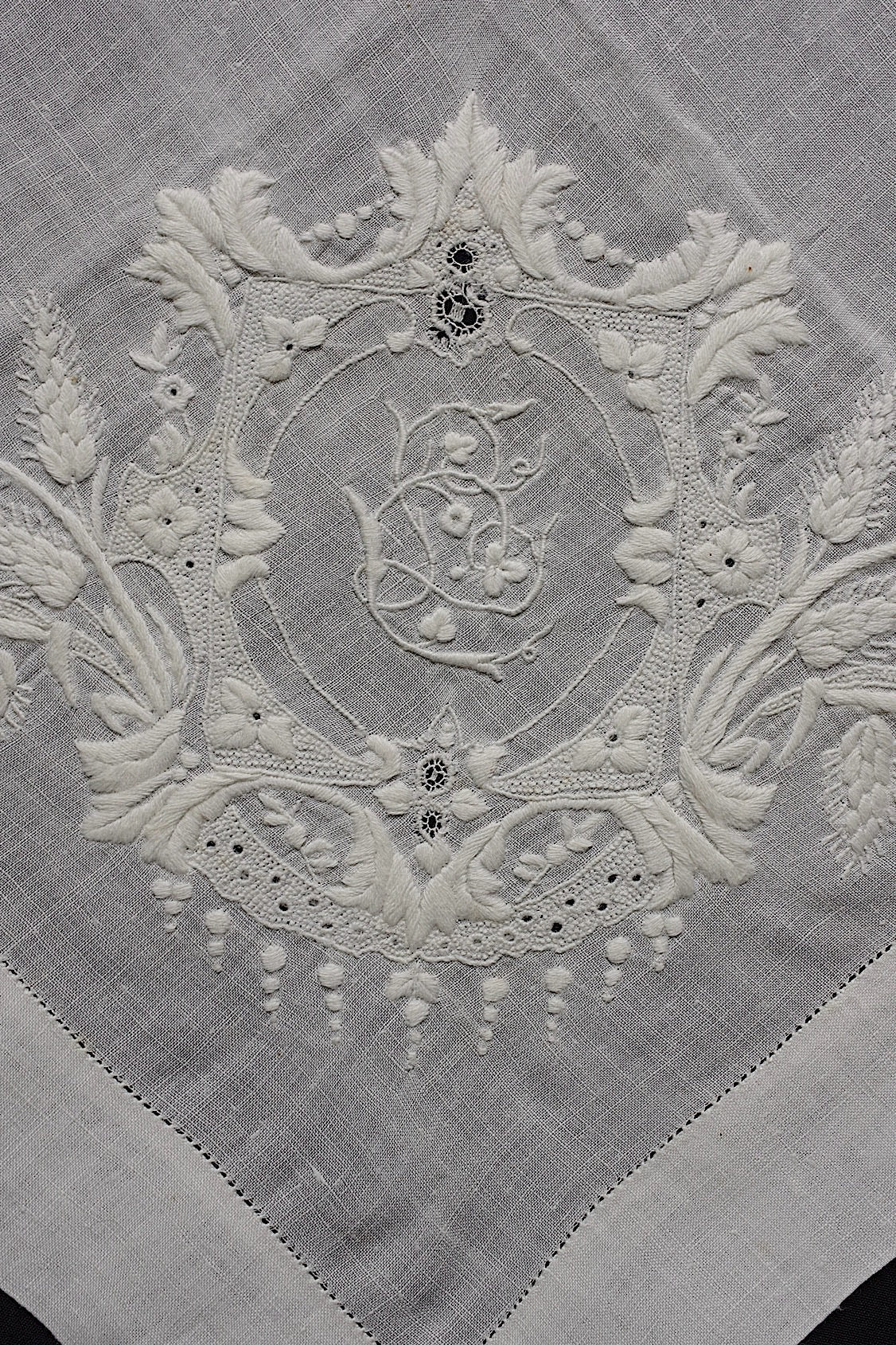 アンティーク刺繍ハンカチ3/dentelle ancienne /antique .FR a l'epoque