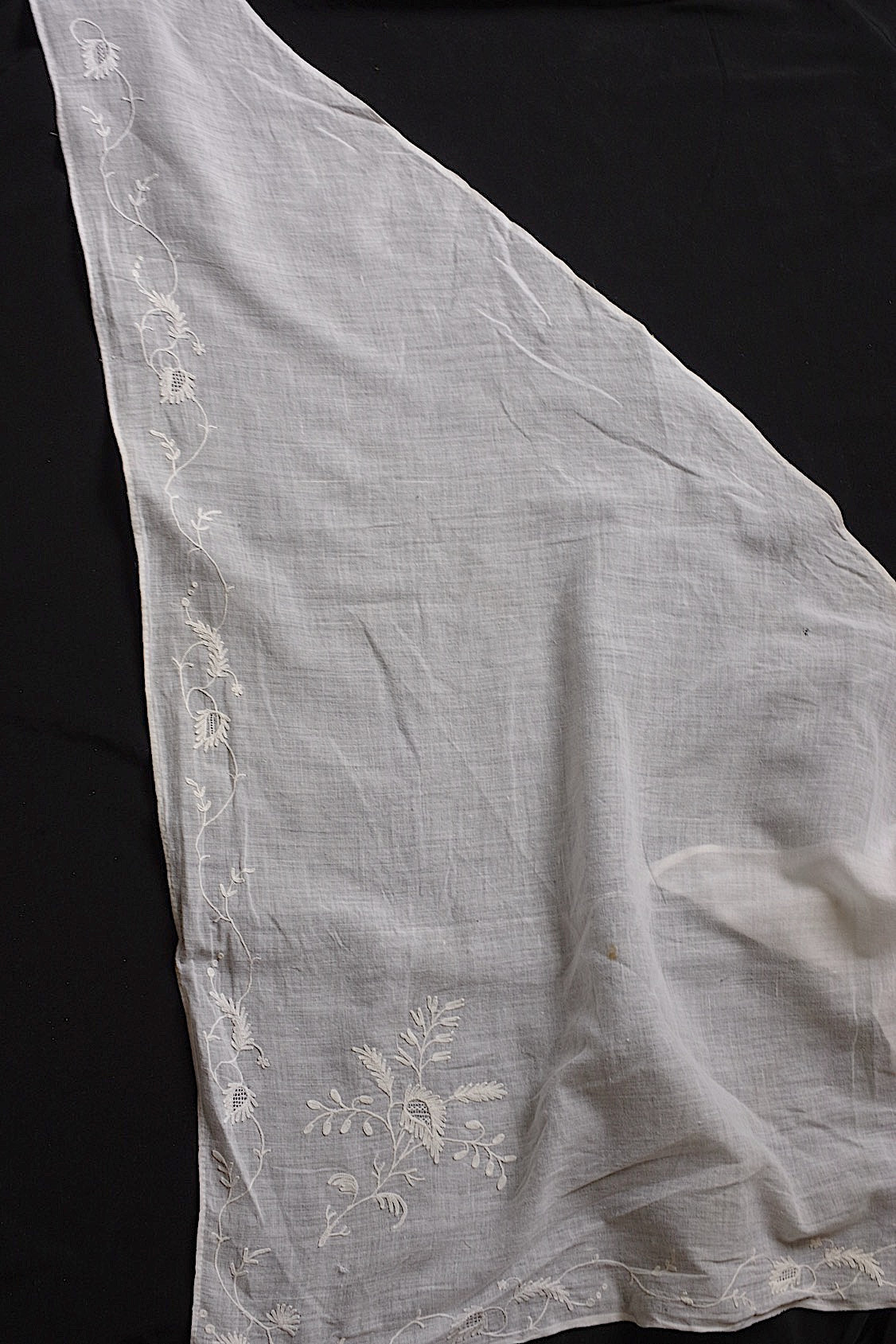 アンティーク刺繍バンダナ/fichu /antique .FR a l'epoque