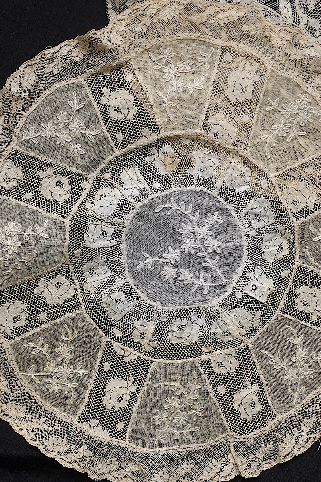 アンティーク刺繍/napperon  /antique .FR a l'epoque