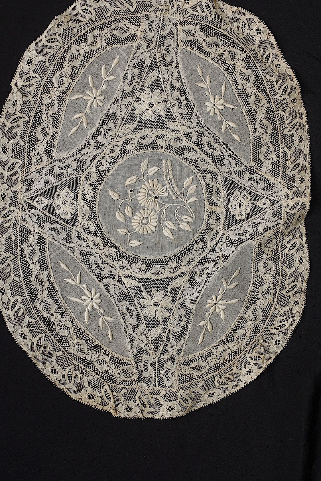 アンティーク刺繍/napperon  /antique .FR a l'epoque