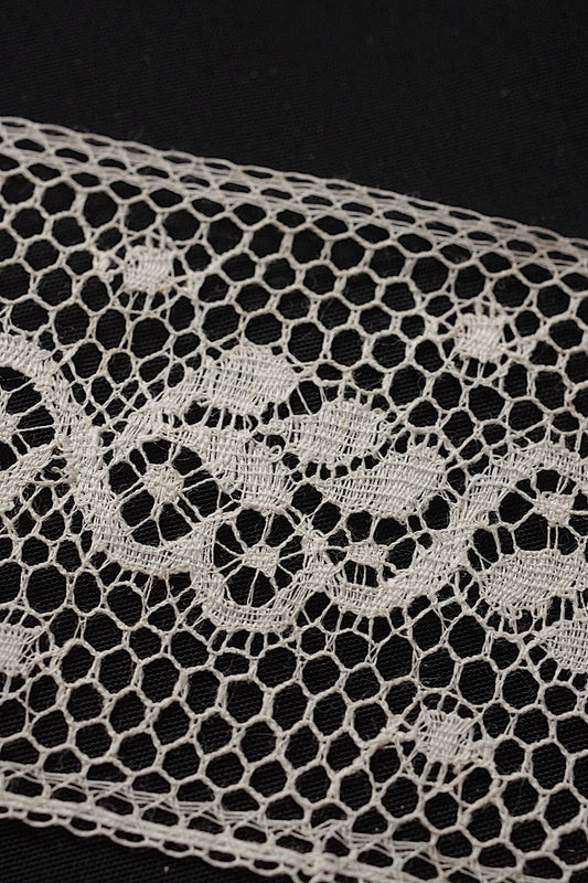 アンティークレース3種/dentelle ancienne /antique lace .FR a l'epoque