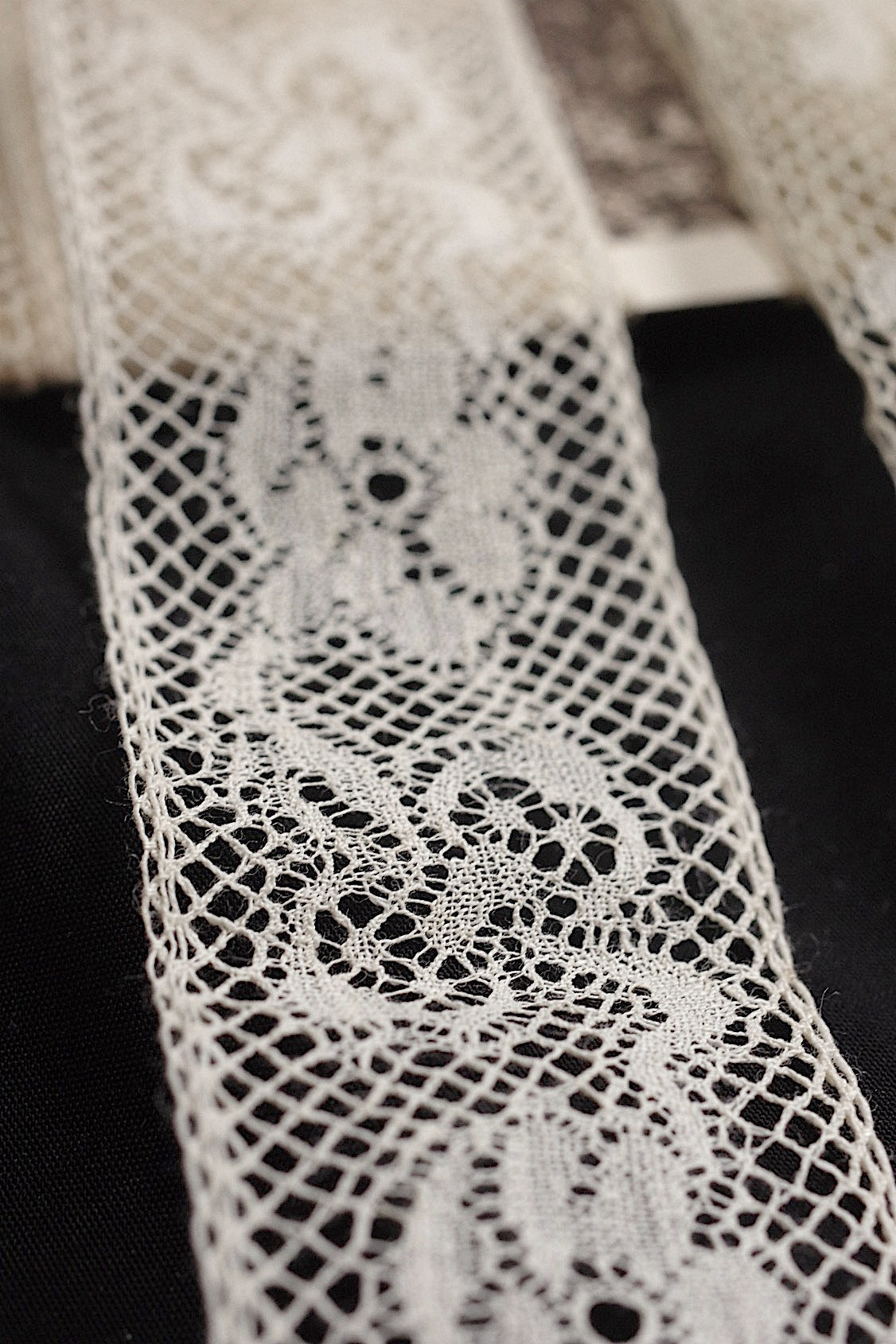 アンティークレース3種/dentelle ancienne  /antique lace .FR a l'epoque