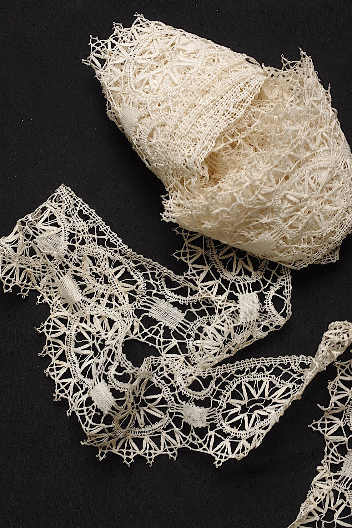アンティークレースボビン/dentelle ancienne  /antique lace .FR a l'epoque
