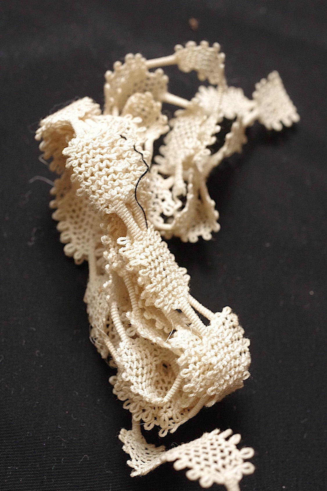 アンティークレーステープ+クロシェ/dentelle ancienne  /antique lace .FR a l'epoque