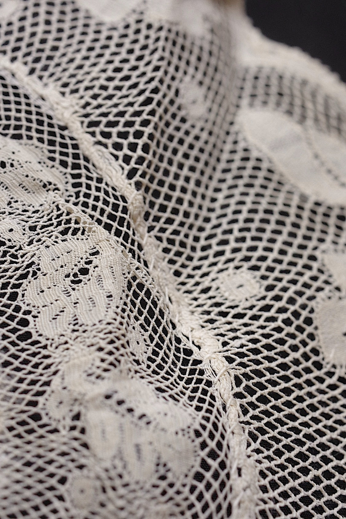 アンティークnapperon/dentelle ancienne  /antique lace .FR a l'epoque