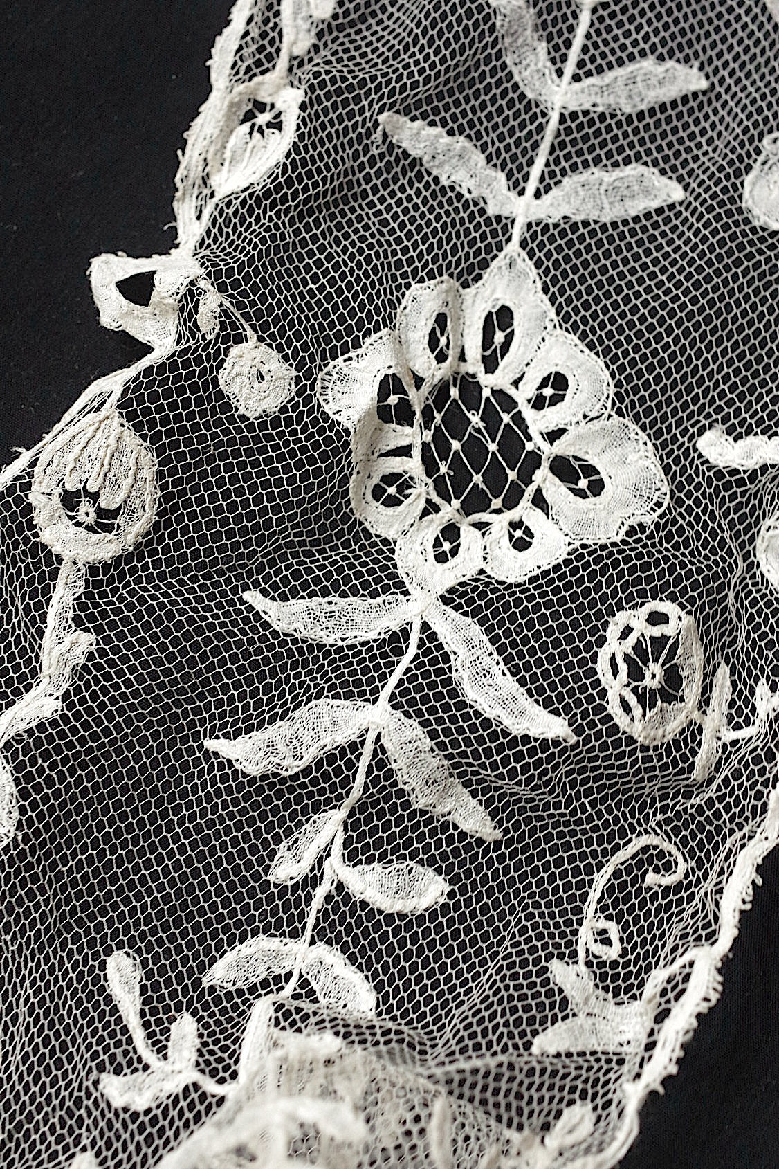 アンティークレースラペット/dentelle ancienne/antique lace .FR a l'epoque