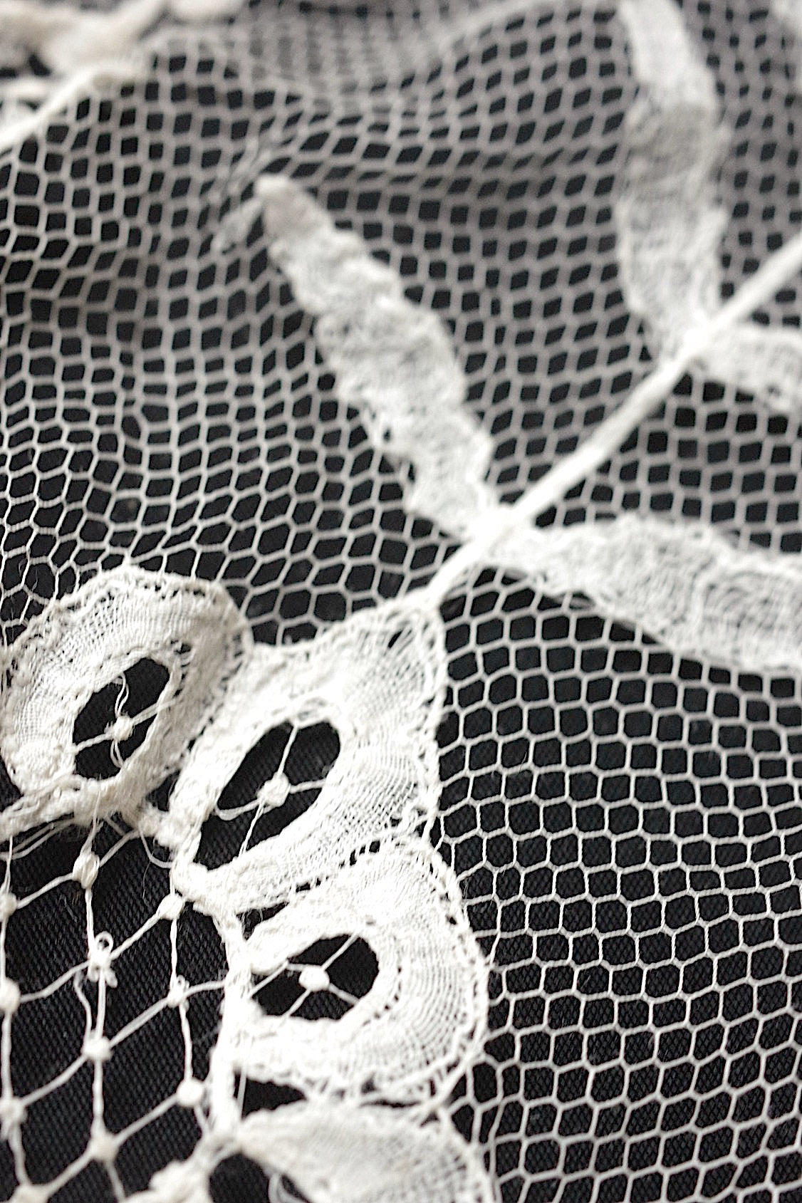 アンティークレースラペット/dentelle ancienne/antique lace .FR a l'epoque