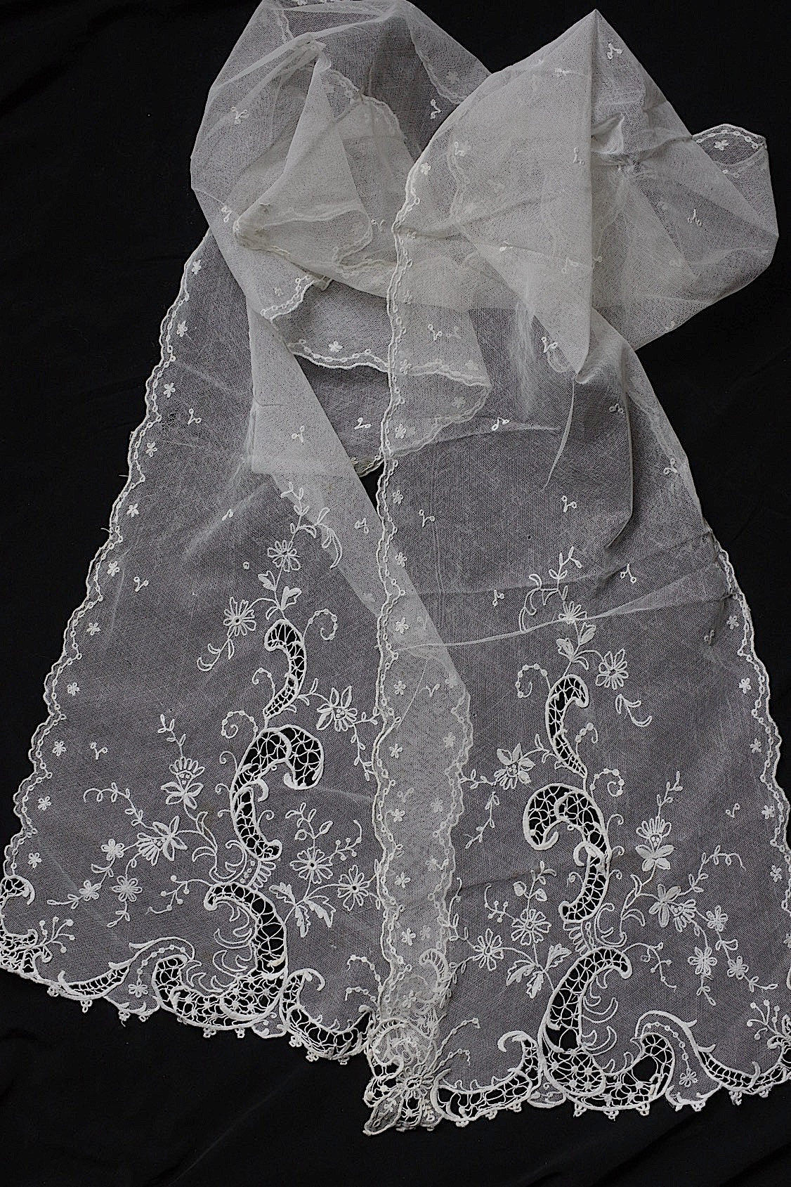 アンティークレースタイ/dentelle ancienne/antique lace .FR a l'epoque