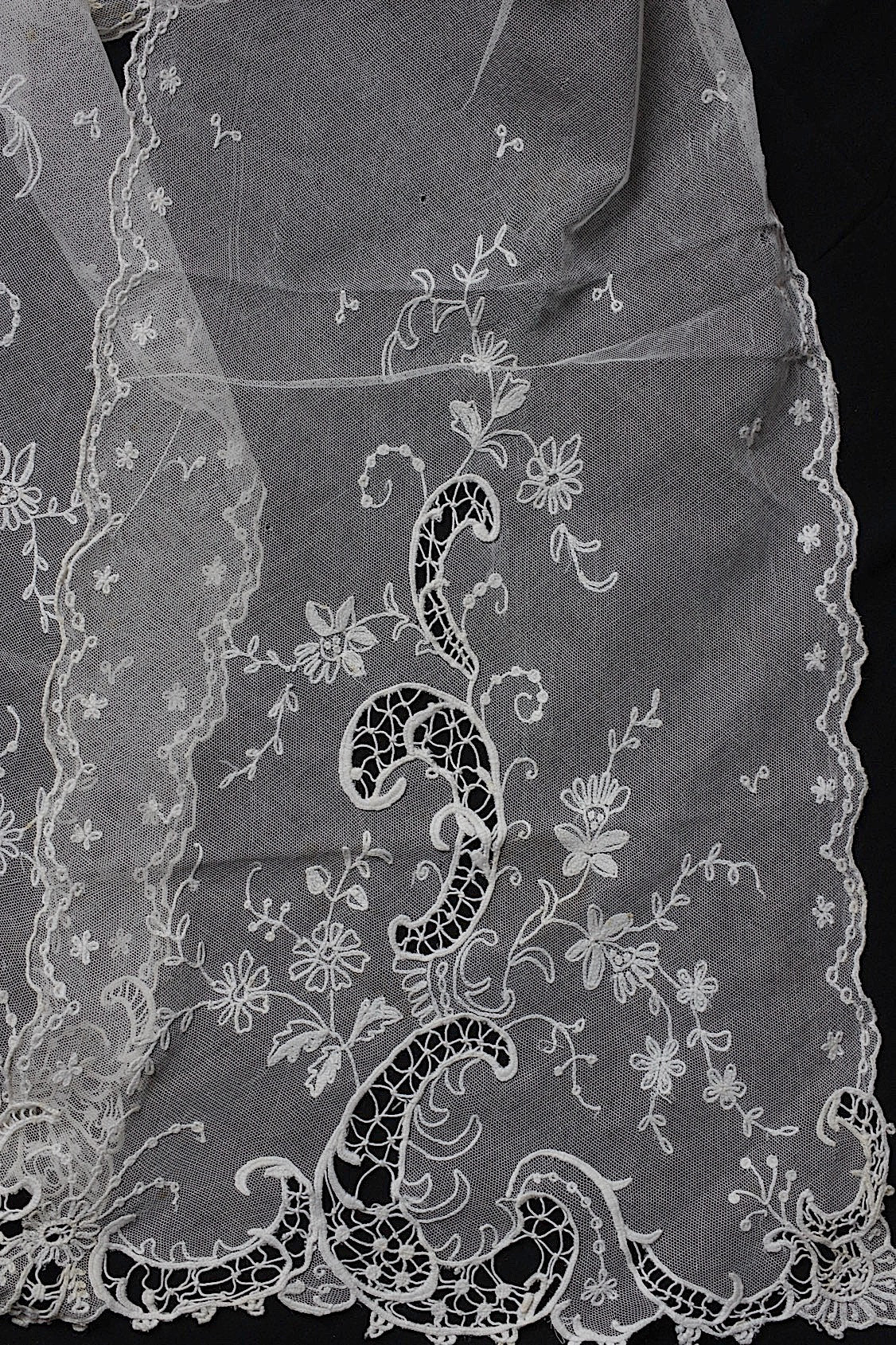 アンティークレースタイ/dentelle ancienne/antique lace .FR a l'epoque
