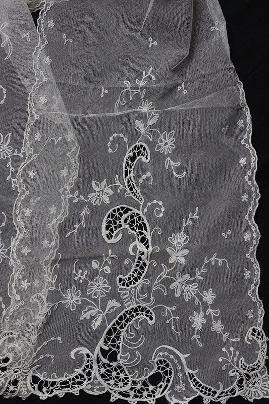 アンティークレースタイ/dentelle ancienne/antique lace .FR a l'epoque