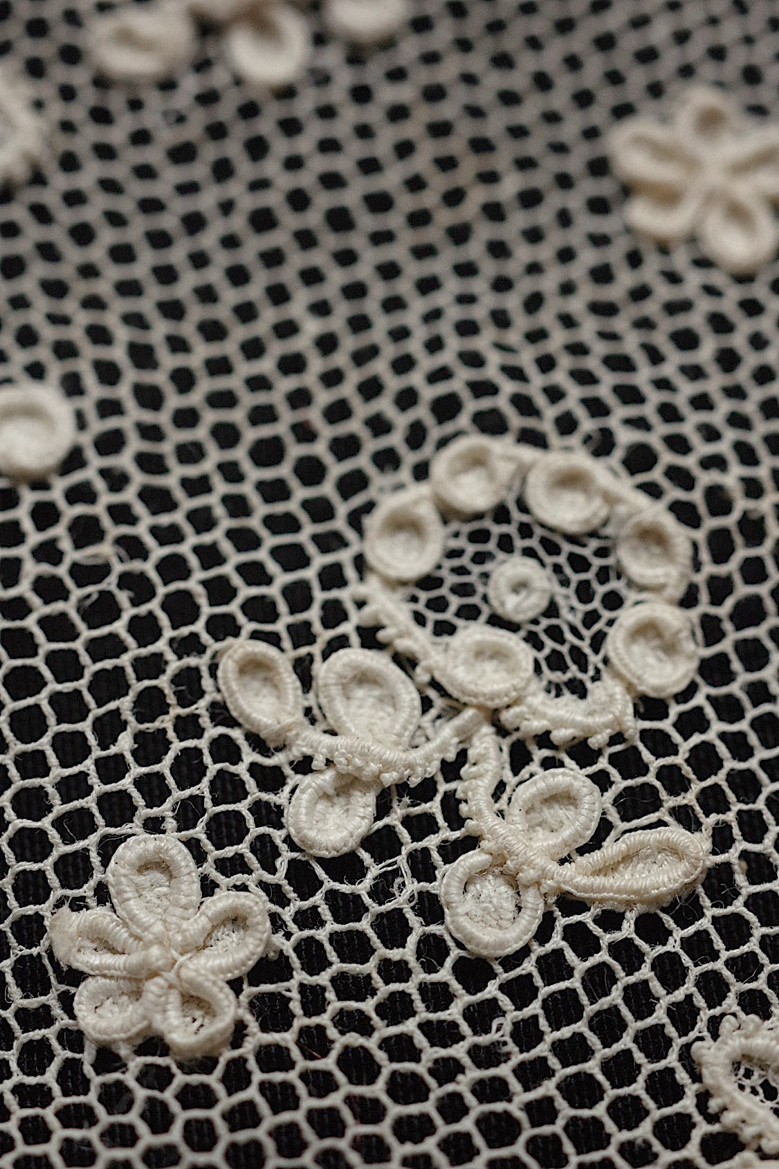 アンティークレースアランソン/dentelle ancienne/antique lace .FR a l'epoque