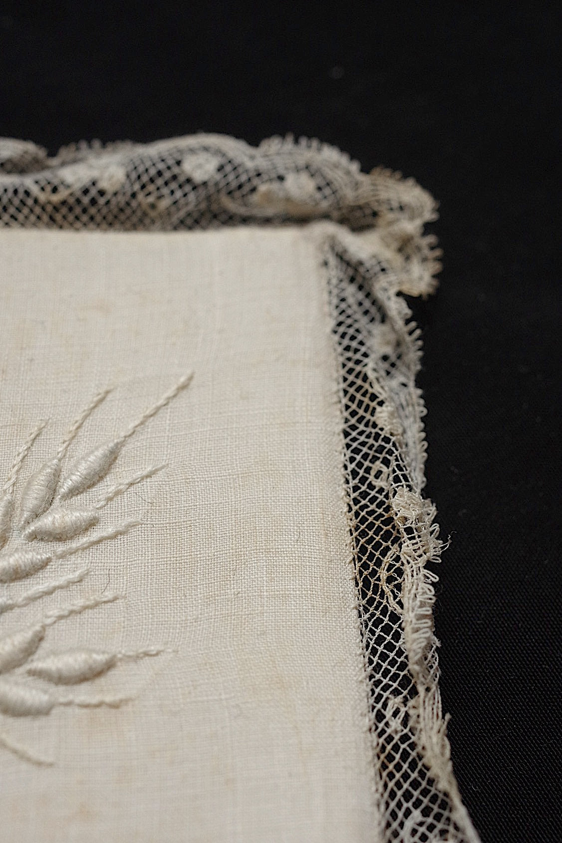 アンティークレース刺繍/dentelle ancienne/antique lace .FR a l'epoque