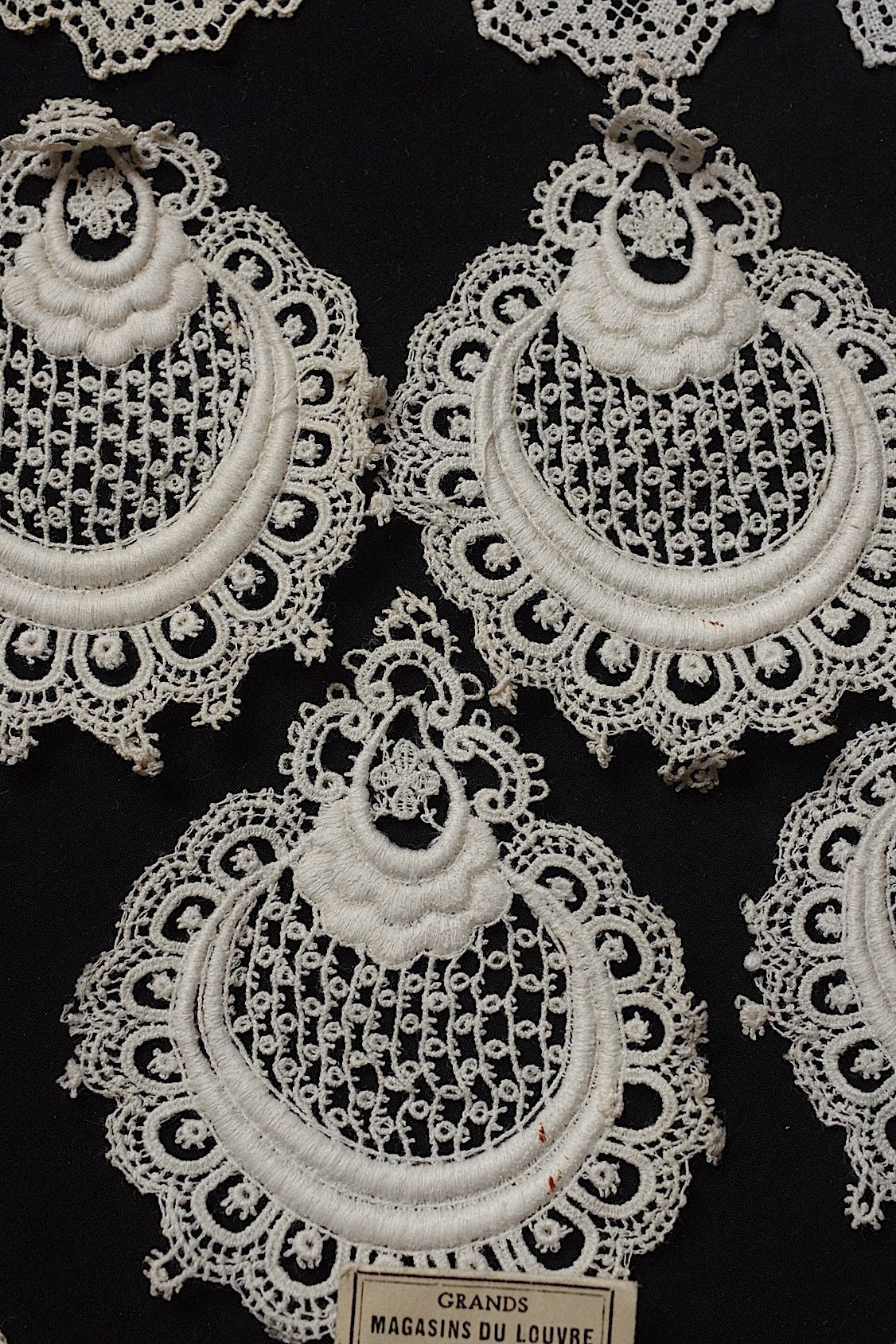 アンティークレースモチーフ/dentelle ancienne/antique lace .FR a l'epoque