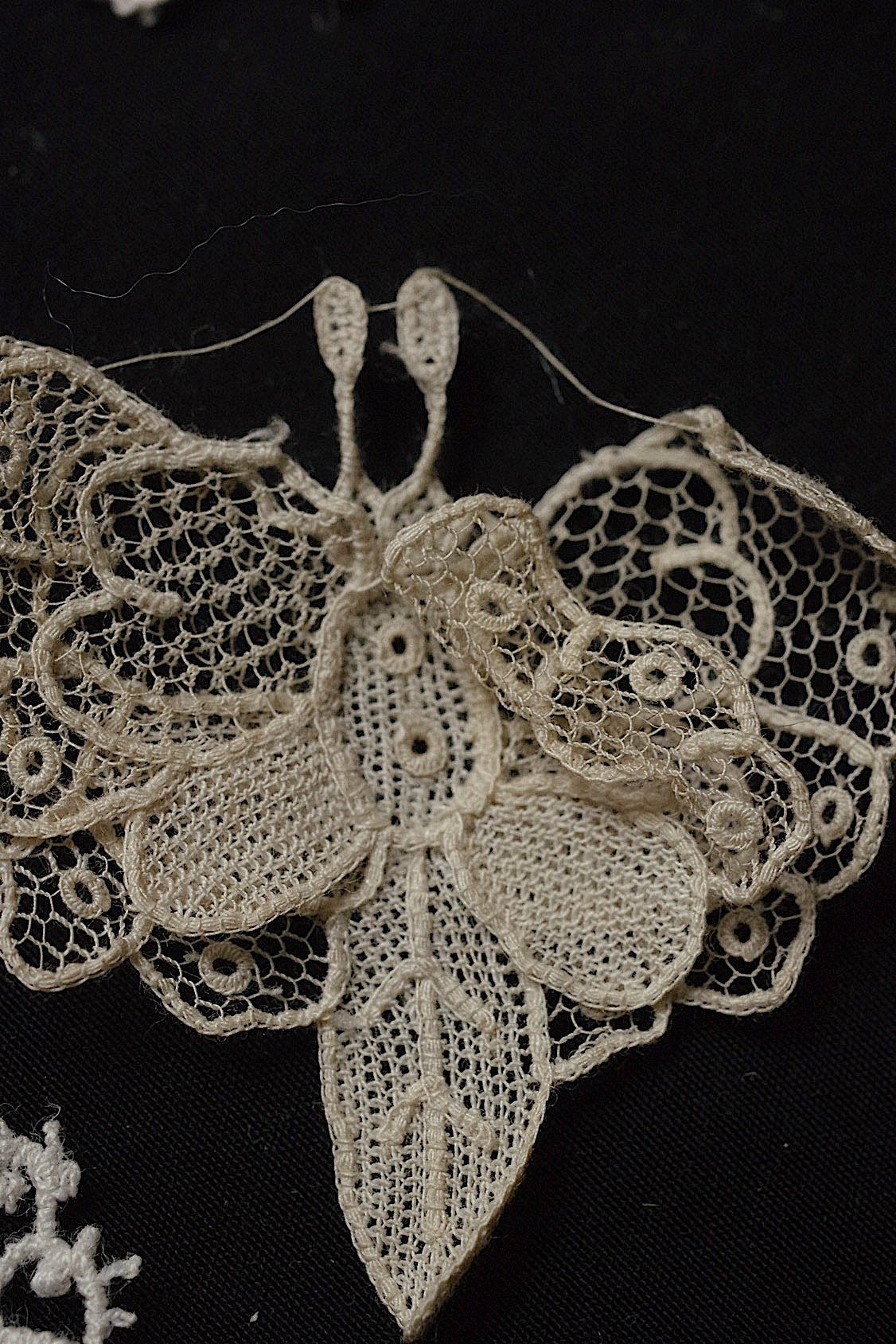 アンティークレースモチーフ/dentelle ancienne/antique lace .FR a l'epoque