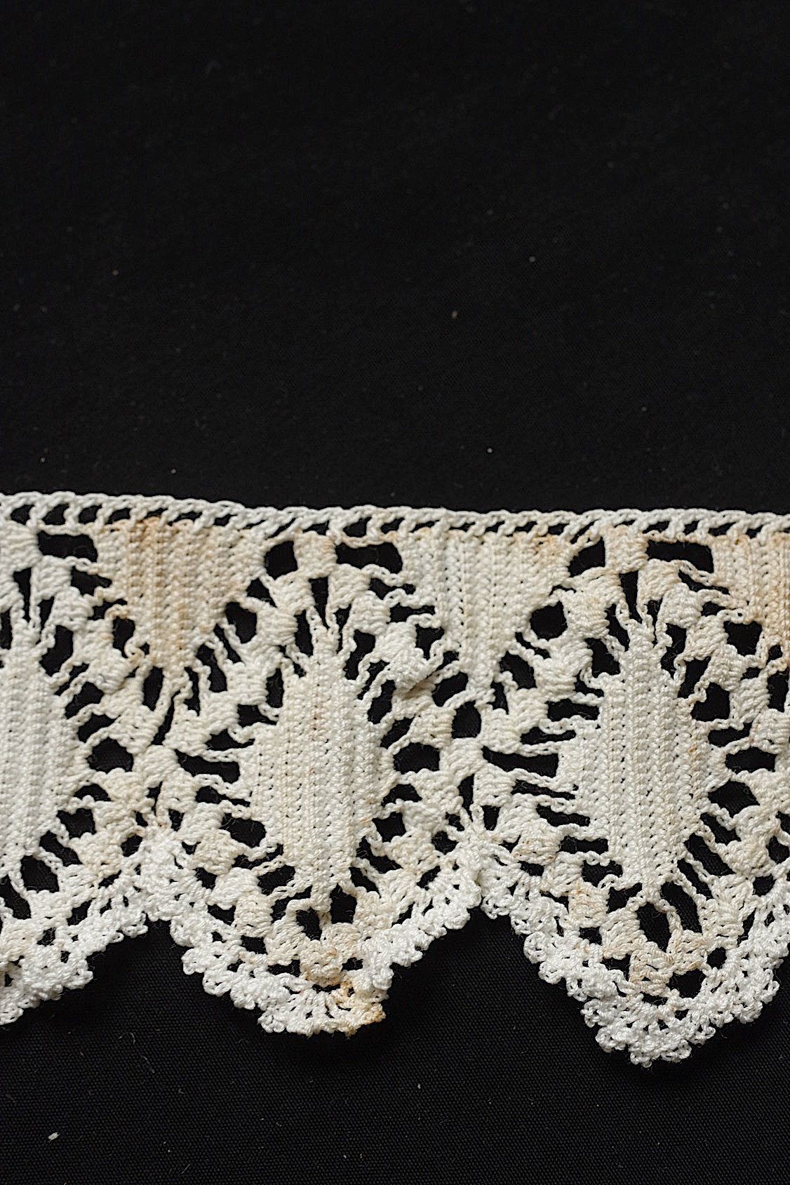 アンティークレース400cm/dentelle ancienne/antique lace .FR a l'epoque