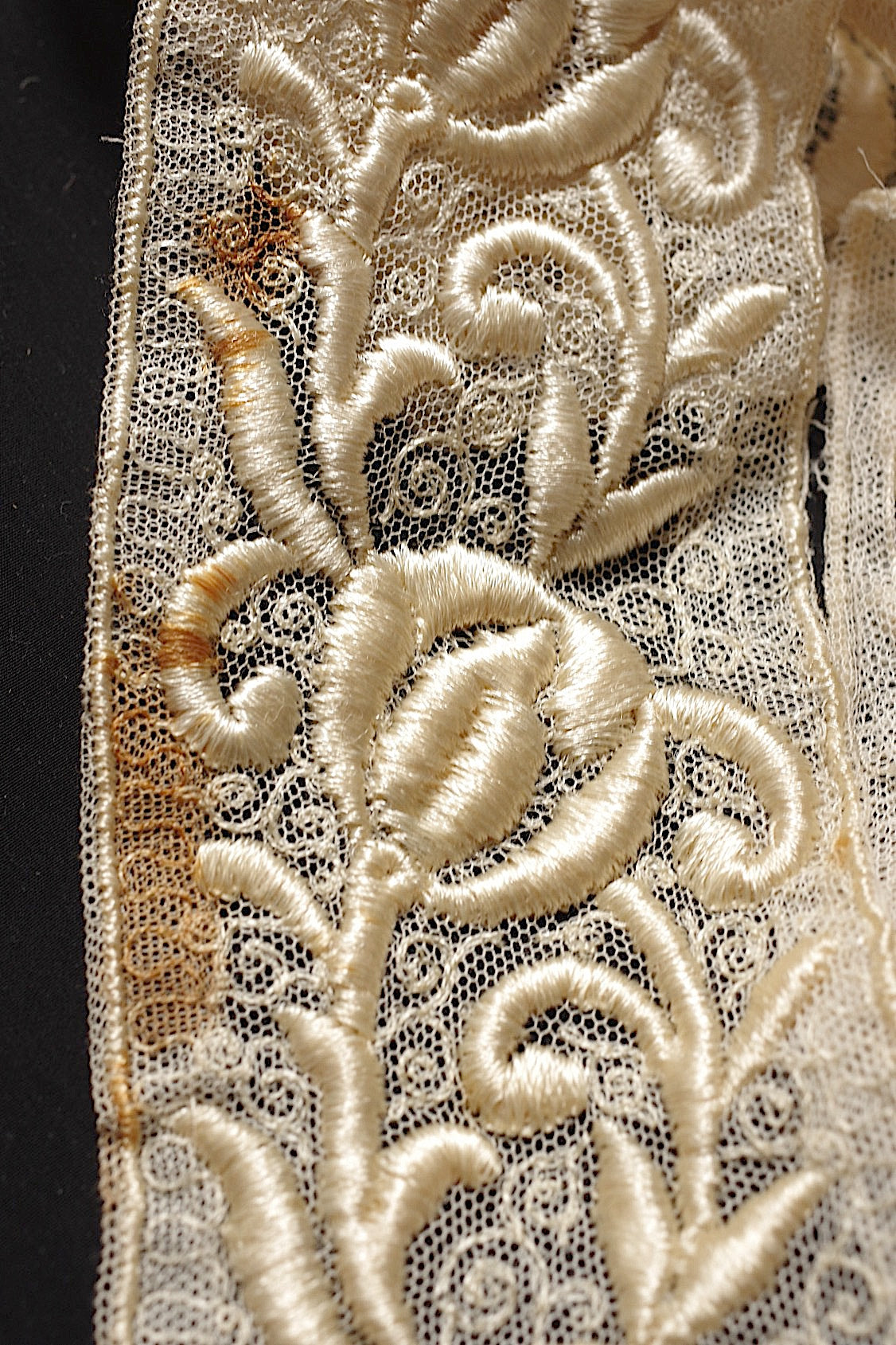 アンティークレース 300cm/dentelle ancienne/antique lace .FR a l'epoque