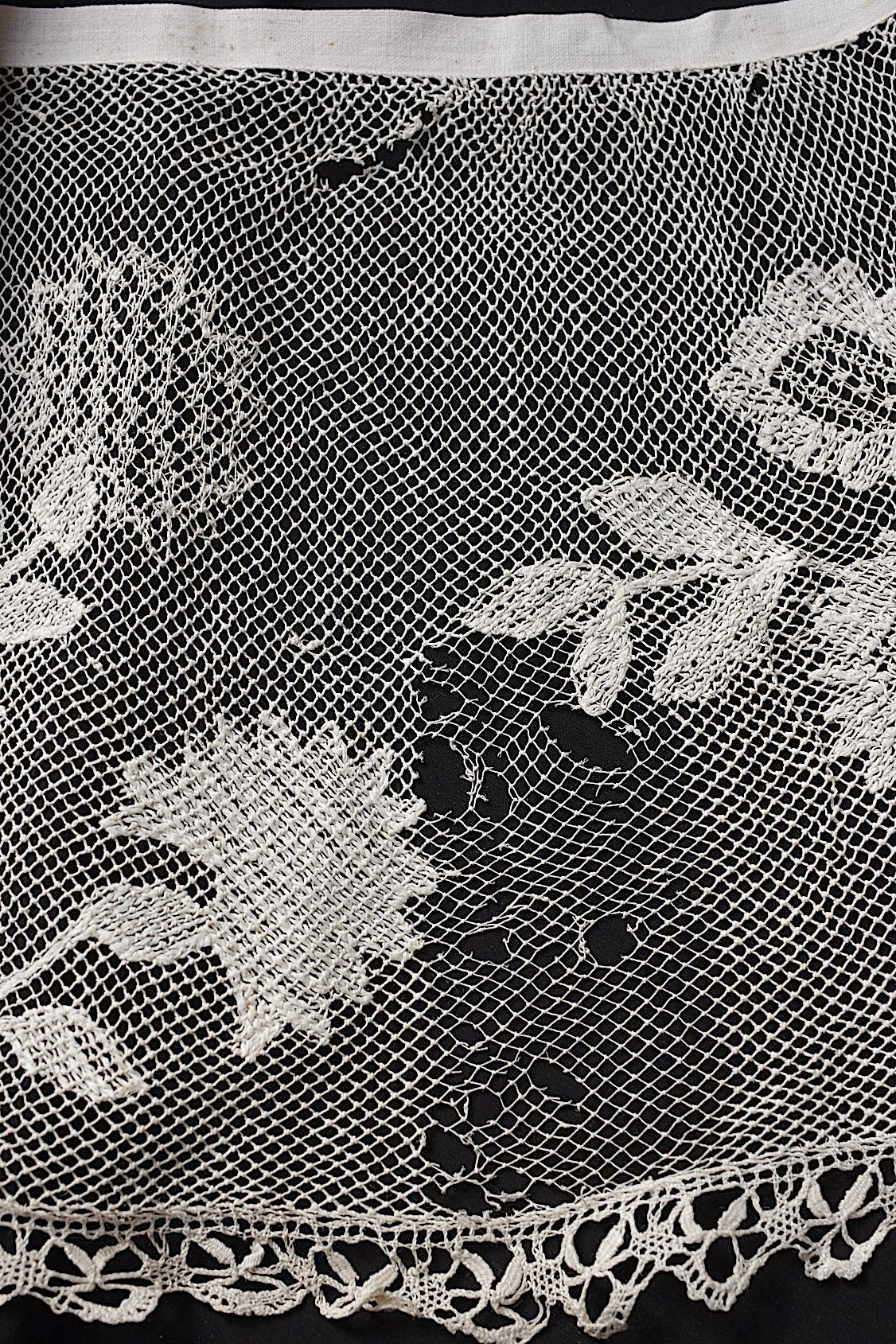 アンティークレース225cm/dentelle ancienne/antique lace .FR a l'epoque