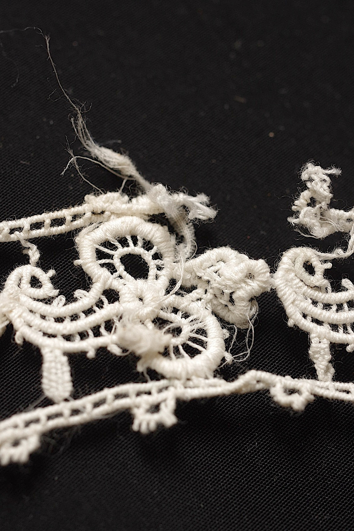 アンティークレース2種/dentelle ancienne/antique lace .FR a l'epoque