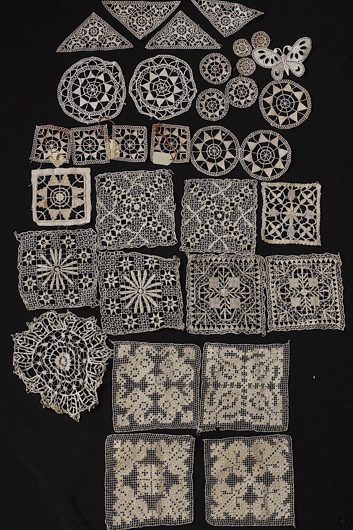 アンティークレースモチーフ33個/dentelle ancienne/antique lace .FR a l'epoque