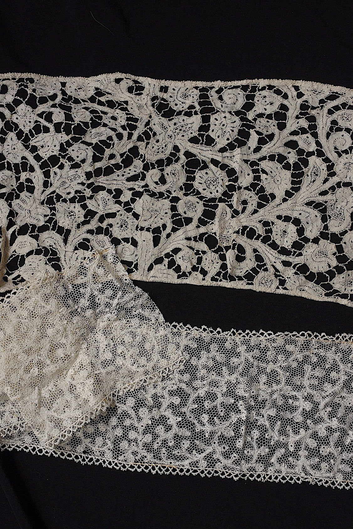 アンティークレースミラネーズ/dentelle ancienne/antique lace .FR a l'epoque