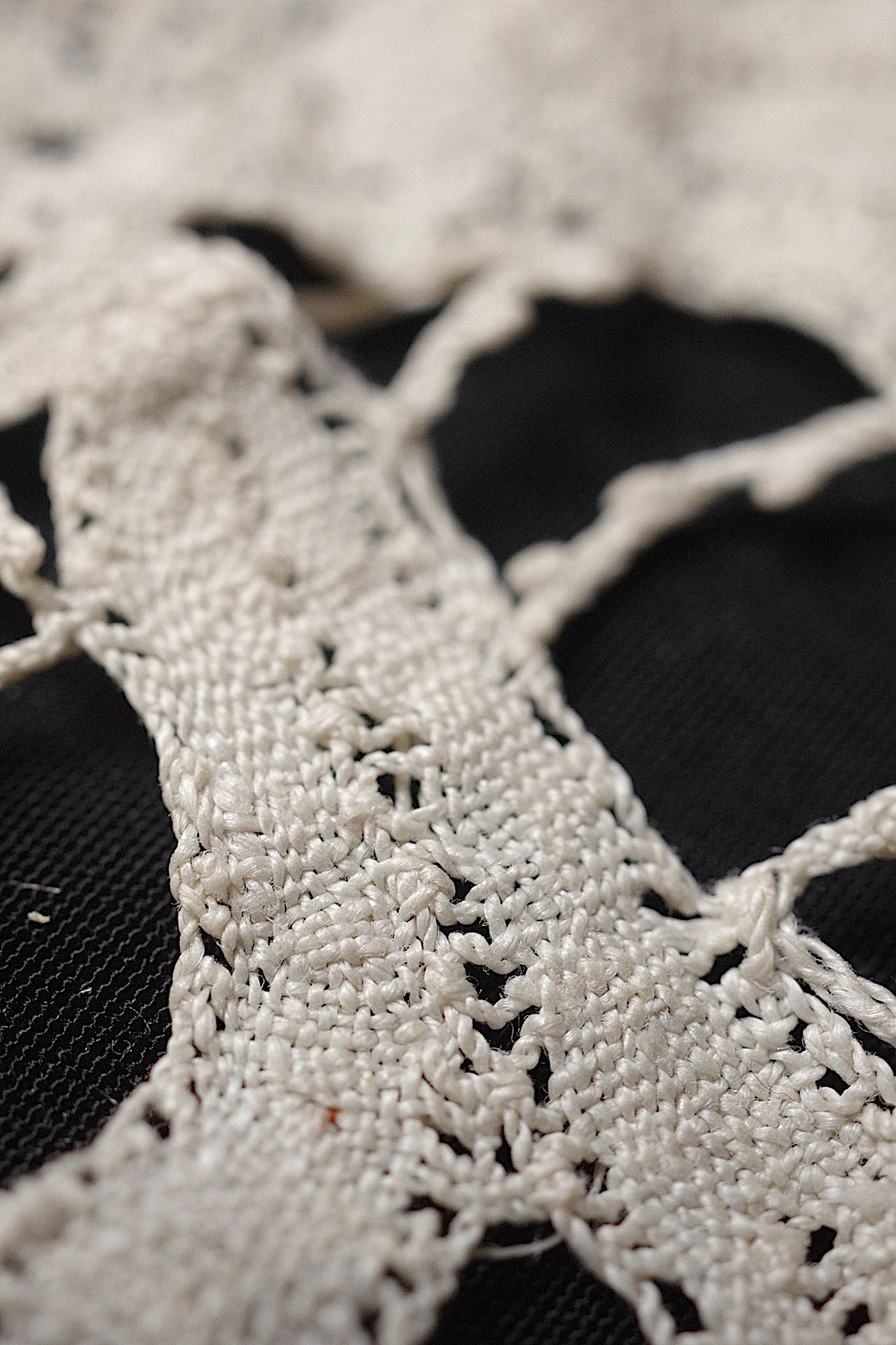 アンティークレースミラネーズ/dentelle ancienne/antique lace .FR a l'epoque