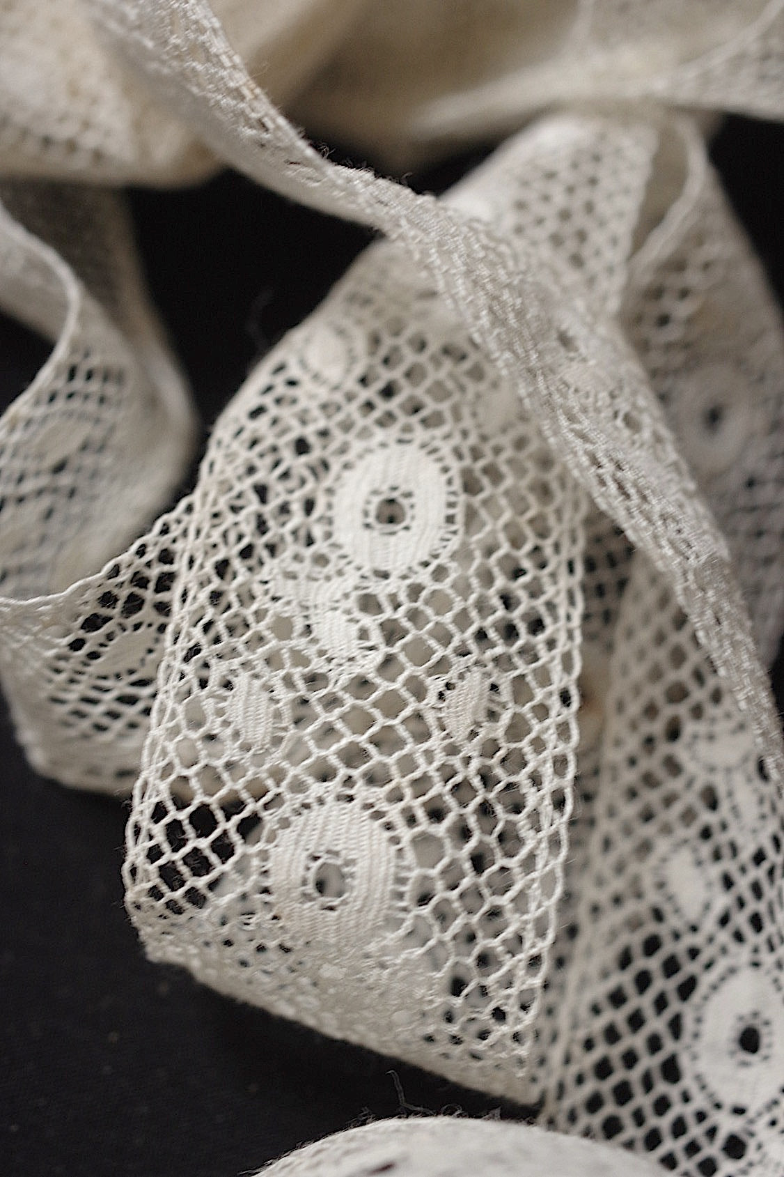 アンティークレース740cm/dentelle ancienne/antique lace .FR a l'epoque