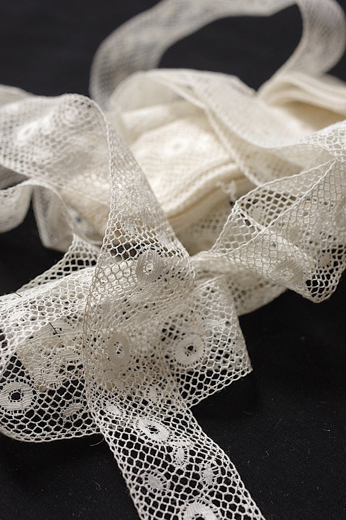 アンティークレース740cm/dentelle ancienne/antique lace .FR a l'epoque